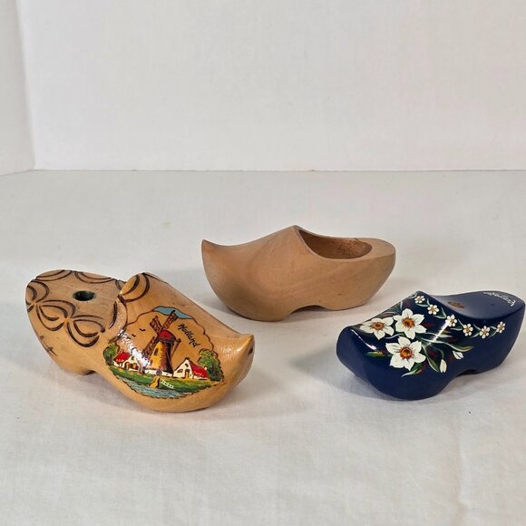Vintage Dutch Wooden Shoes Holland Miniature Hand Painted Clogs Souvenir Lot - Picture 1 of 16